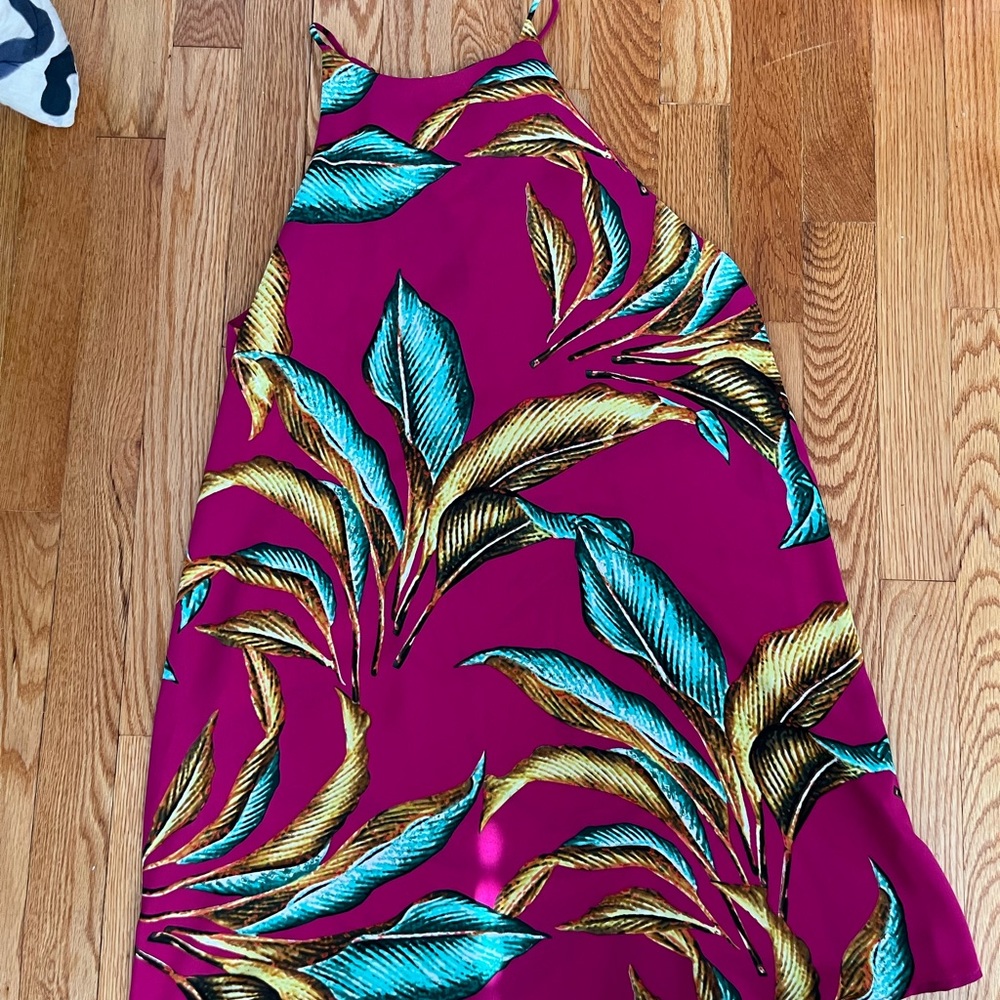 Leaf print shift dress